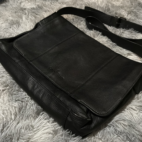 COLE HAAN Pebbled Black Leather Messenger Bag Cole Haan Laptop Bag - Picture 2 of 7
